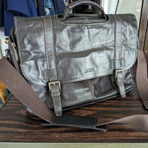 Kenneth Cole Reaction Messenger Bag Genuine LEATHER Laptop Briefcase